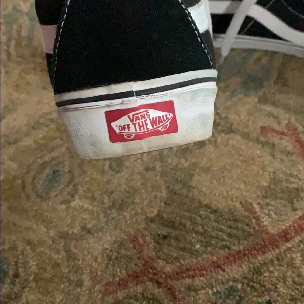Vans - Picture 3 of 5